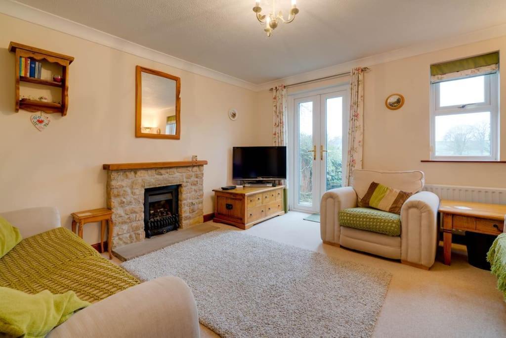 Barley Cottage Whittington  Екстериор снимка