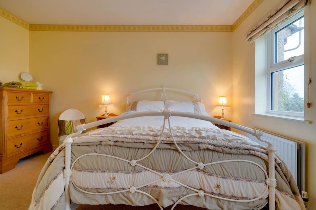 Barley Cottage Whittington  Екстериор снимка